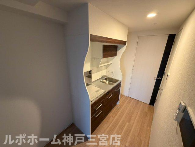 セレニテ西元町アリエのキッチン