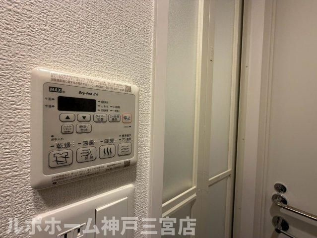 セレニテ西元町アリエの浴室
