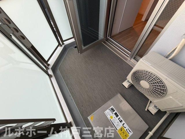 セレニテ西元町アリエのバルコニー