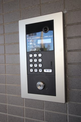 ★一人暮らしに心強いオートロック★