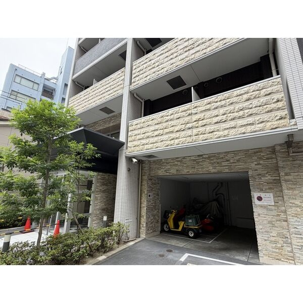 レジュールアッシュ中之島SOUTHの駐車場