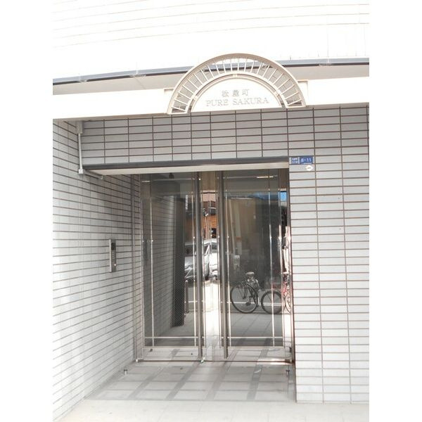 ピュアサクラ松屋町のエントランス