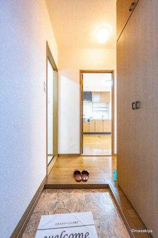 ガーデン岳樹の玄関