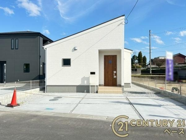 リーブルガーデン六条 １号棟 ／新築一戸建の外観|■≪同仕様写真≫■耐震等級３の地震に強い安心の邸宅！雨で汚れを洗い流してくれるセルフクリーニング機能付き外壁！お気軽にお問い合わせください！■