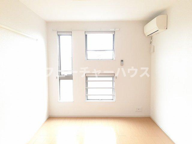 Ｍａｉｓｏｎ　あやたかの内装|明るい室内です