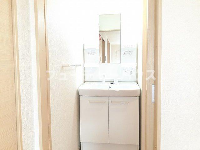 カーサ　アバンツァートⅠの洗面所|脱衣スペースもあります