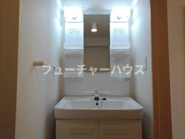 ベルソレイユⅢの洗面所|コンパクトで使いやすい洗面所