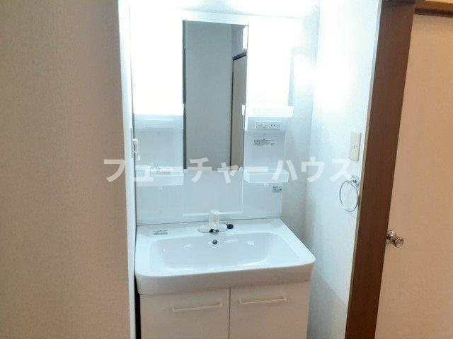 メゾンエレガントＩの洗面所|コンパクトで使いやすい洗面所