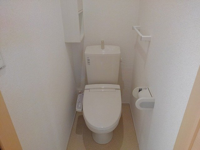 クオーレⅡのトイレ|落ち着いた色調のトイレです