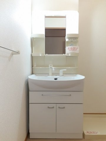 サニークローヴＣの洗面所|使いやすい洗面所です