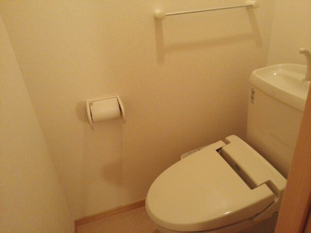 カ－サデル　フィオ－レのトイレ|コンパクトで使いやすいトイレです