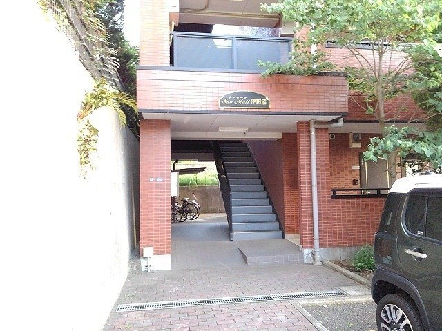 サンモール津田沼のエントランス|ゆとりのあるエントランスです