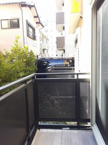 ボナールＴＮのバルコニー|暖かな日差しのふりそそぐバルコニー