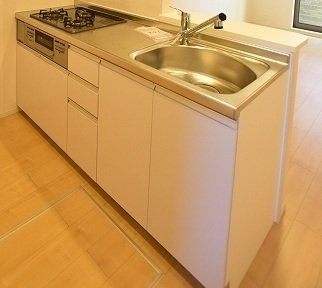 フィールド　レジーナ２のキッチン|コンパクトなキッチンで掃除もラクラク
