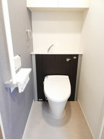 ブライト　西原駅前のトイレ|ゆったりとした空間のトイレです