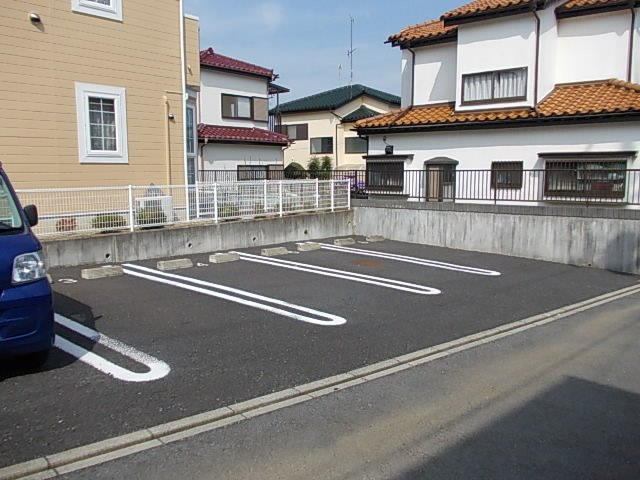 ライゼ・アルカンシエルＢの駐車場|車をお持ちの方に嬉しい駐車場付きの物件です