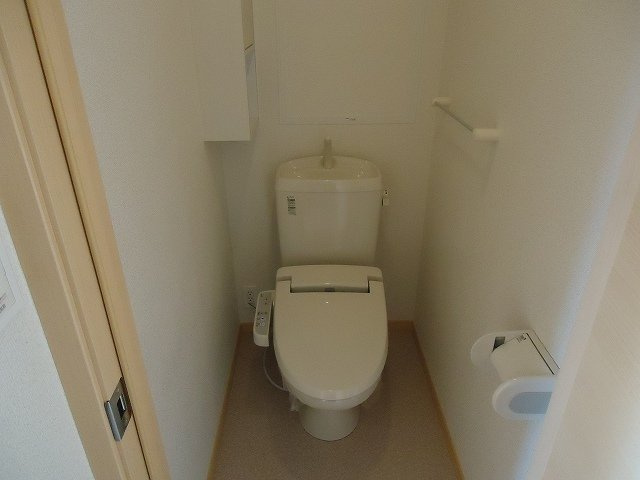 セゾン・スプリングⅠのトイレ|コンパクトで使いやすいトイレです