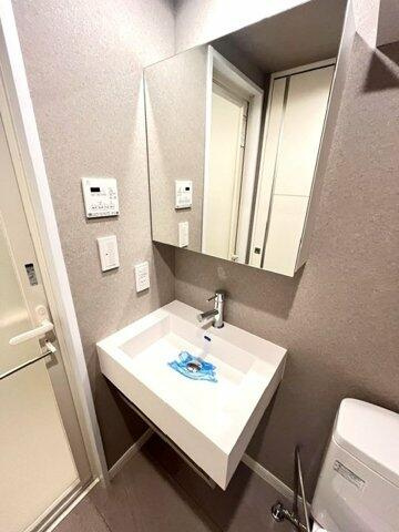 新品家具付きマンション西新橋１（ＫａＧｏｏｄ東京）の洗面所