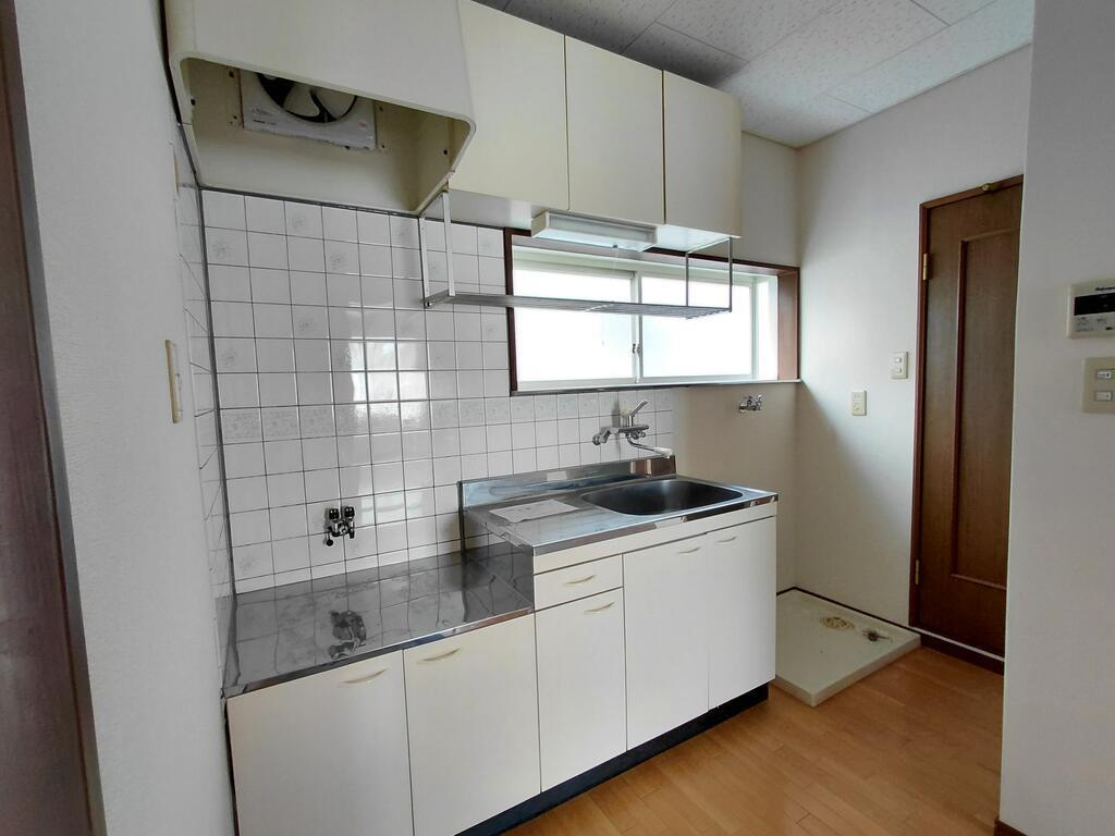新潟市東区牡丹山１丁目のアパートのキッチン