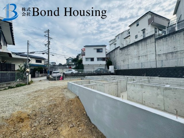 平屋住宅・敷地広々７８坪・駐車３台・舞子坂　限定１棟の前面道路含む現地写真