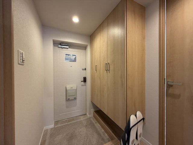 サンハイツ八事ふじみB棟の玄関