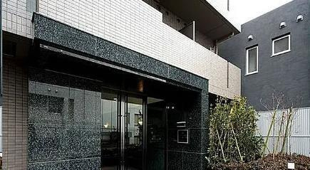 ルーブル早稲田伍番館(ルーブルワセダゴバンカン)のエントランス