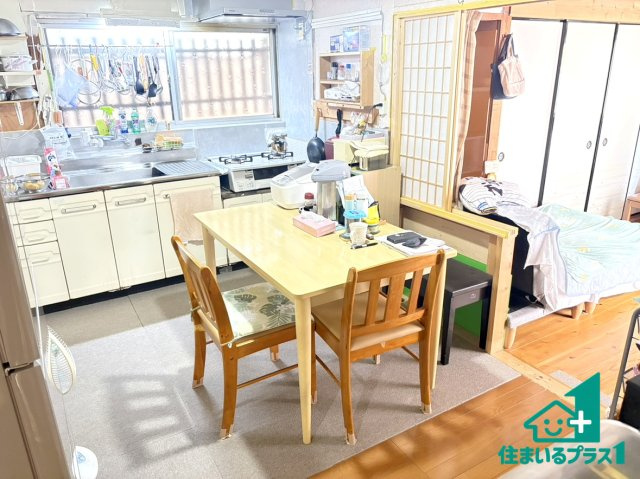 枚方市藤阪北町◆中古戸建の居間・リビング
