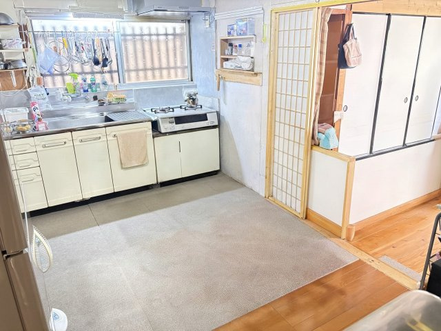 枚方市藤阪北町◆中古戸建の居間・リビング