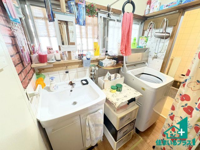 枚方市藤阪北町◆中古戸建の独立洗面台