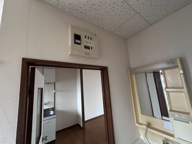 岩手県北上市大曲町1棟アパートの玄関