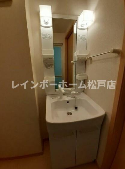 ル　シーズ【非対面対応】接客・申込・契約オンライン！LINE×相談可！の洗面所|忙しい朝には欠かせない洗面所です