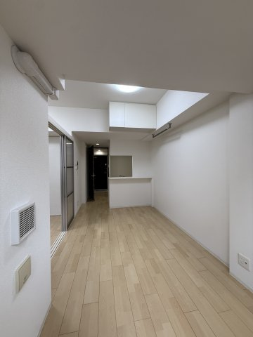 HS梅田EASTの居間・リビング