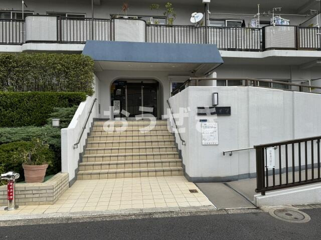 木場ハイツのエントランス