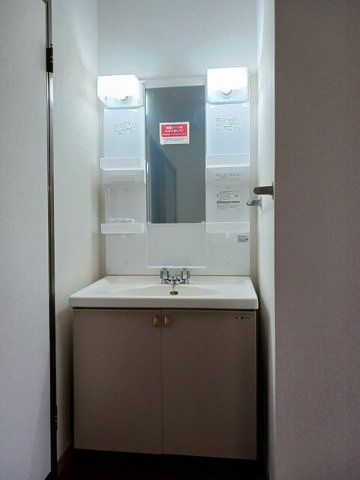 スカイハイツの洗面所|忙しい朝には欠かせない洗面所です