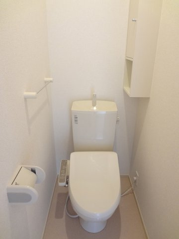 ポワールⅡのトイレ|ゆったりとした空間のトイレです