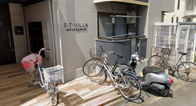 STヴィラ芥川の駐車場