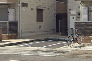 ヴェルデ塩焼の駐車場