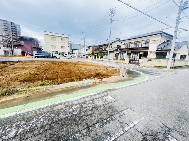 新築　前橋市国領町7期　2号棟の駐車場|現地写真　駐車スペースは並列2台+1台分可能です！
