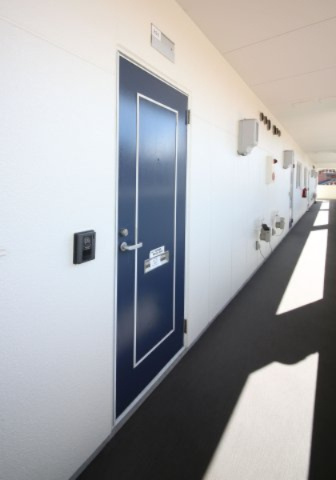 岩滑イーストハイツの玄関|別部屋同間取りのお写真となります。参考にご覧くださいませ。