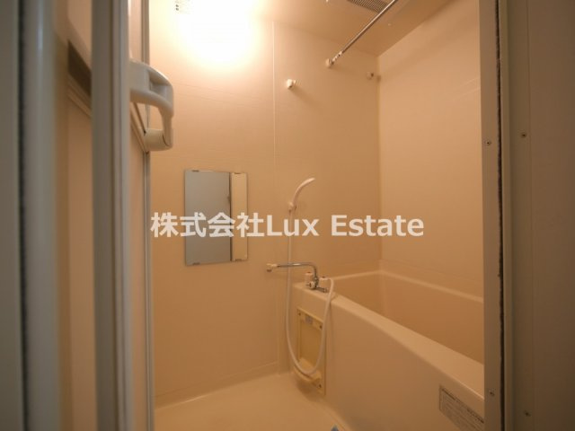 ジュネーゼグラン上本町の浴室