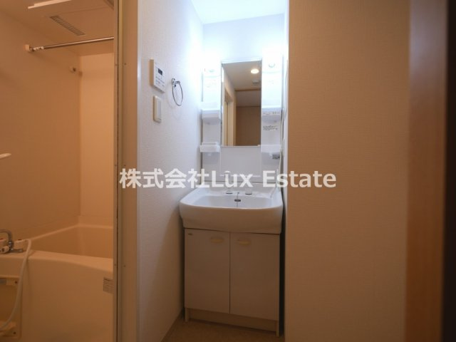 ジュネーゼグラン上本町の独立洗面台