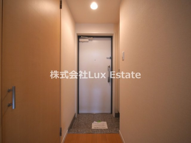 ジュネーゼグラン上本町の玄関