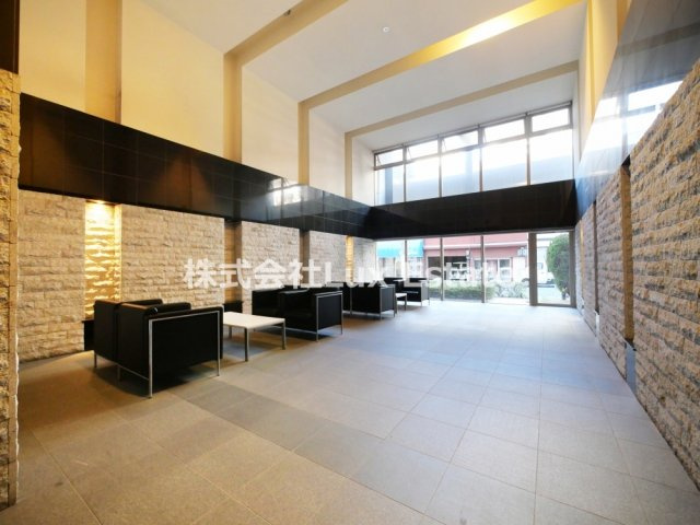 アプリーレ堺筋本町のロビー