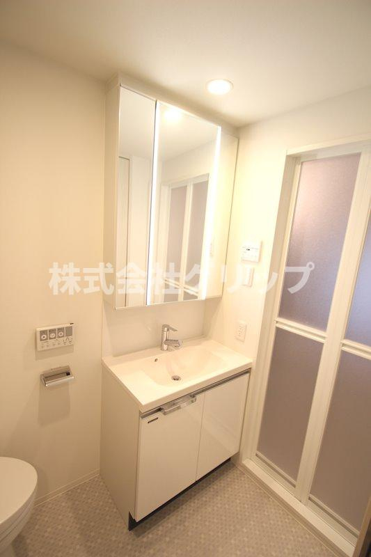 リヴシティ横濱新川町弐番館の独立洗面台