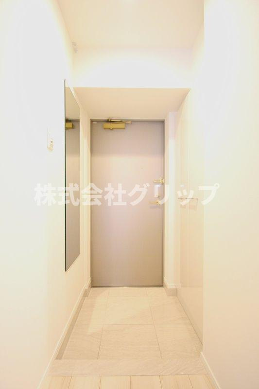リヴシティ横濱新川町弐番館の玄関