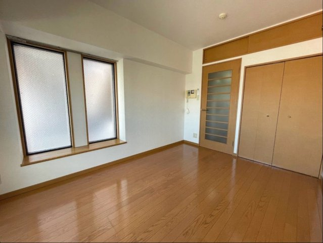 新品家具付きマンション博多駅東26(KaGood福岡)の洋室