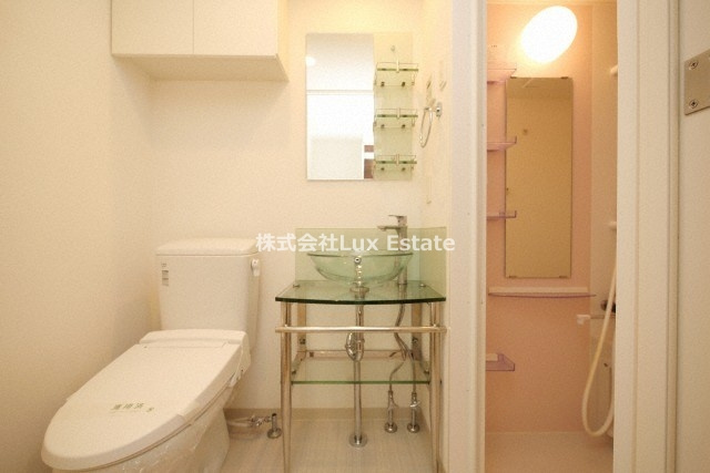 SERENiTE堺筋本町SUDの独立洗面台