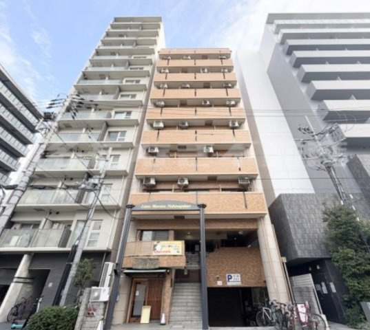 ライオンズマンション西長堀の外観