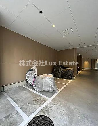 グランドメゾン上町台レジデンスタワーの駐車場