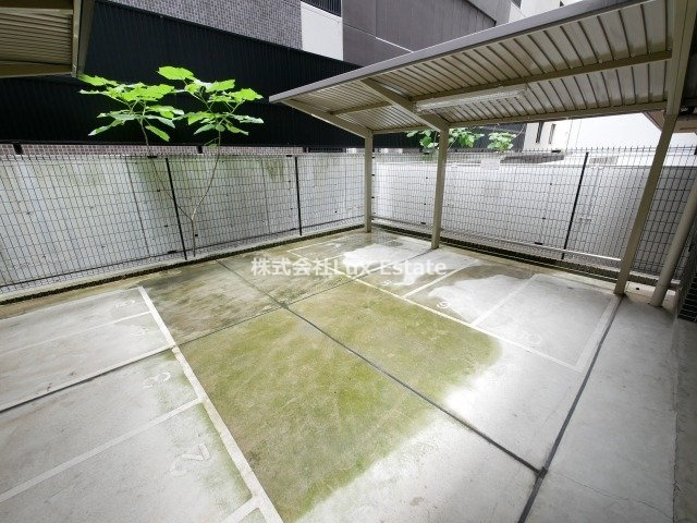 レジュールアッシュ松屋町の庭
